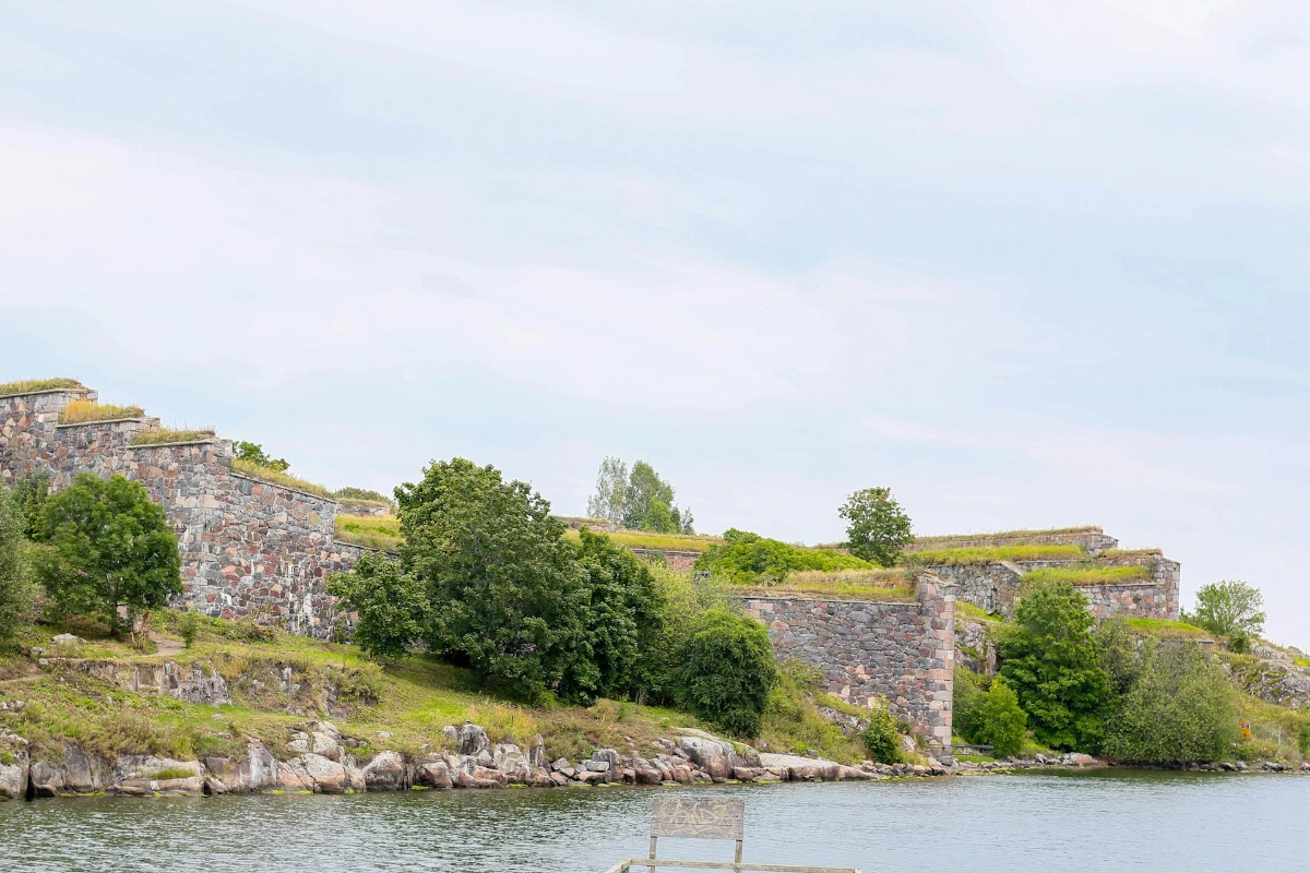 Explore the UNESCO Suomenlinna Sea Fortress in Helsinki
