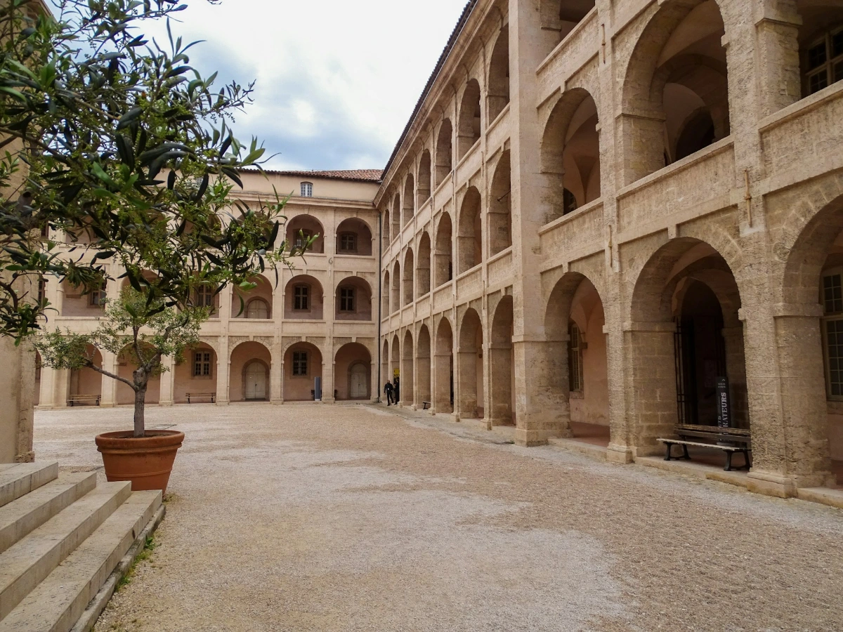 Whisper at the Palazzo del Podestà in Bologna