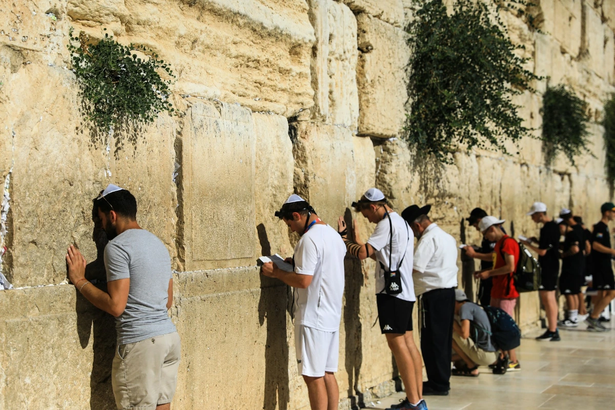 Visit the Western Wall (Kotel) and Tunnels in Jerusalem