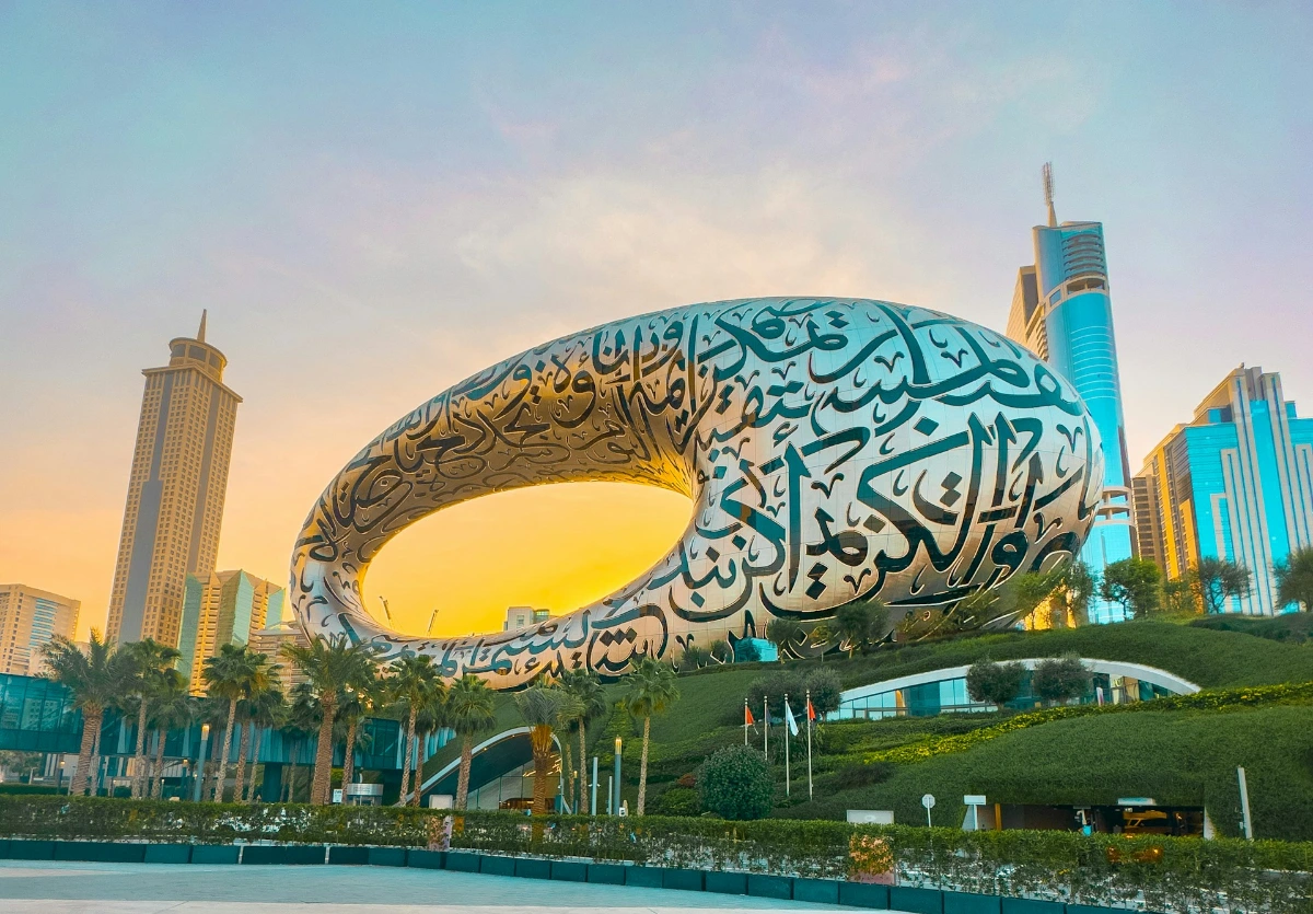 Discover futuristic architecture & waterfront spectacle in Dubai
