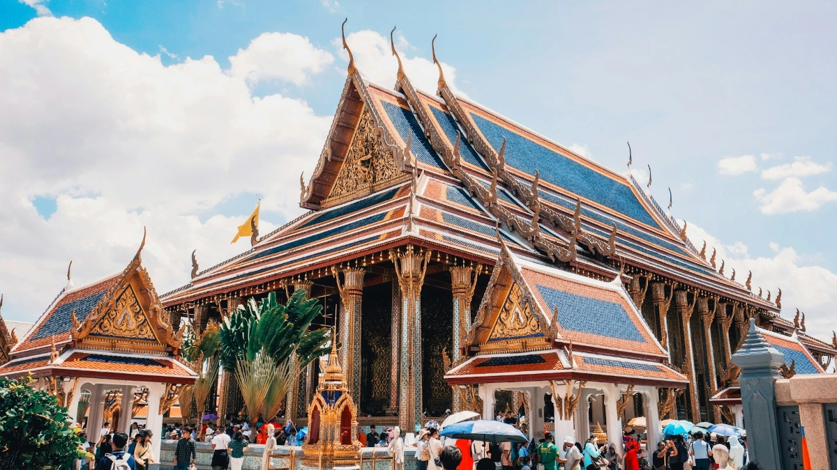 Visit the Grand Palace and Wat Phra Kaew in Bangkok