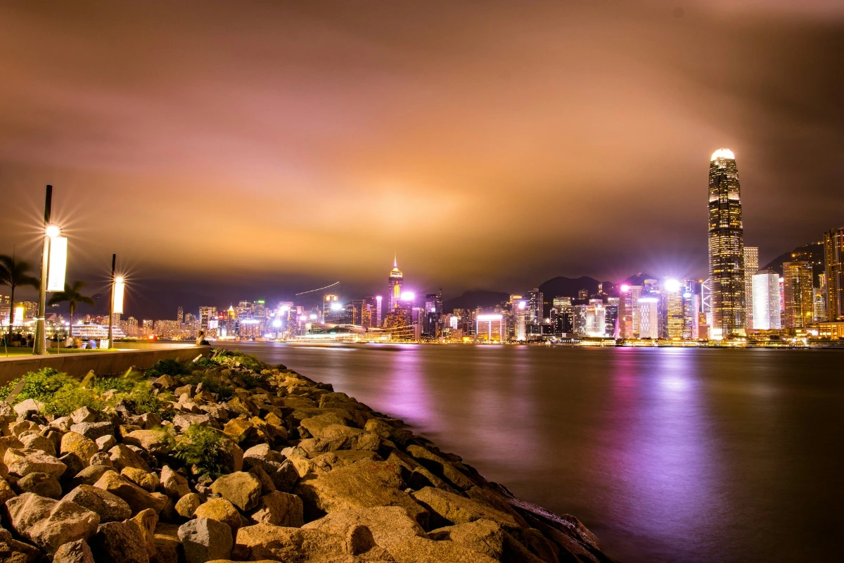 Discover contemporary art and rooftop bars in Central and Sheung Wan in Hong Kong