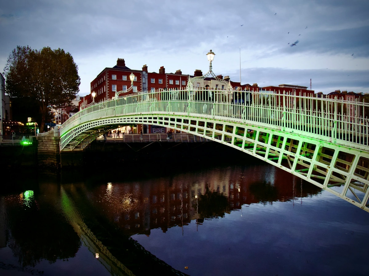 Stroll Dublin's Georgian squares and riverside in Dublin