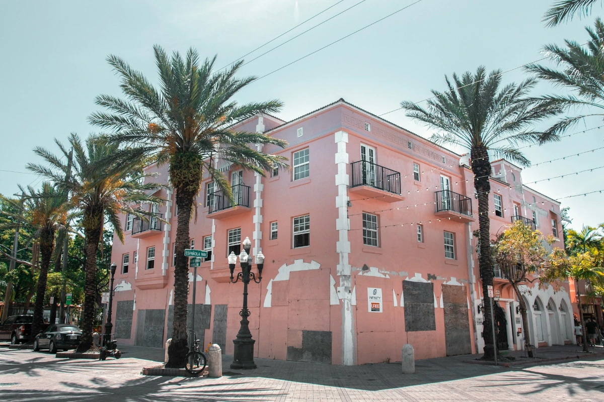 Explore the Art Deco Historic District and Little Havana in Miami