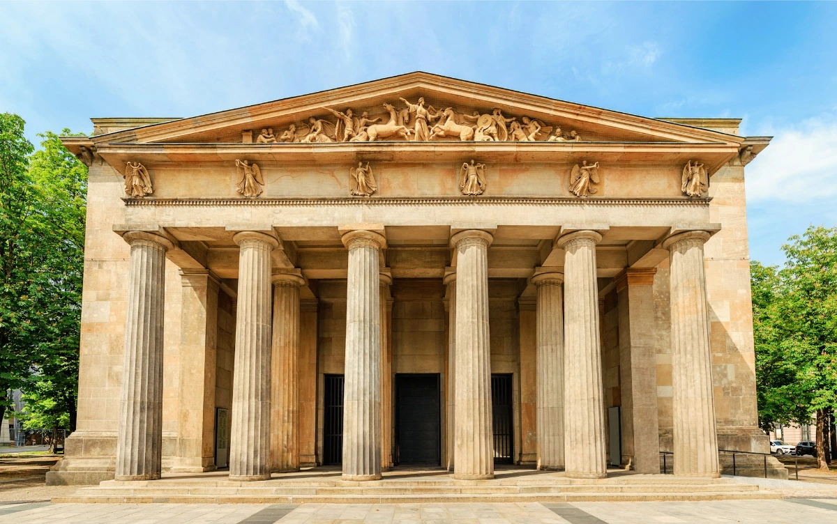 Stroll through Centennial Park and visit the Parthenon replica in Nashville