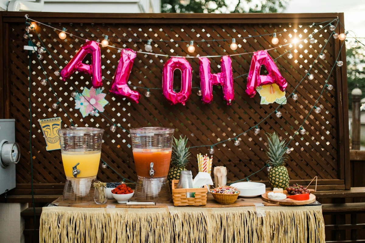 Attend a traditional Hawaiian luau in O‘ahu