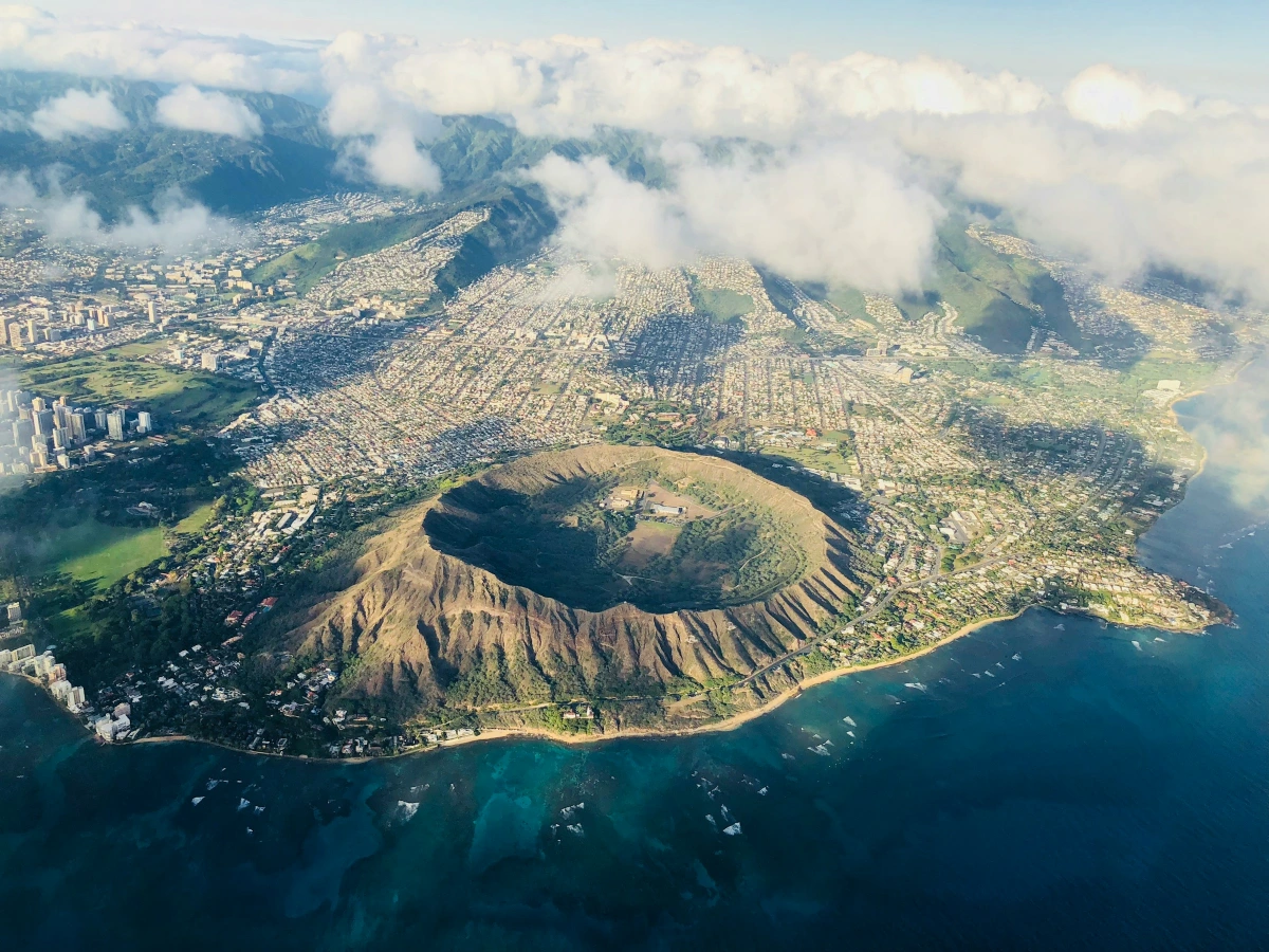 Hike Diamond Head (Leʻahi) Summit Trail in O‘ahu