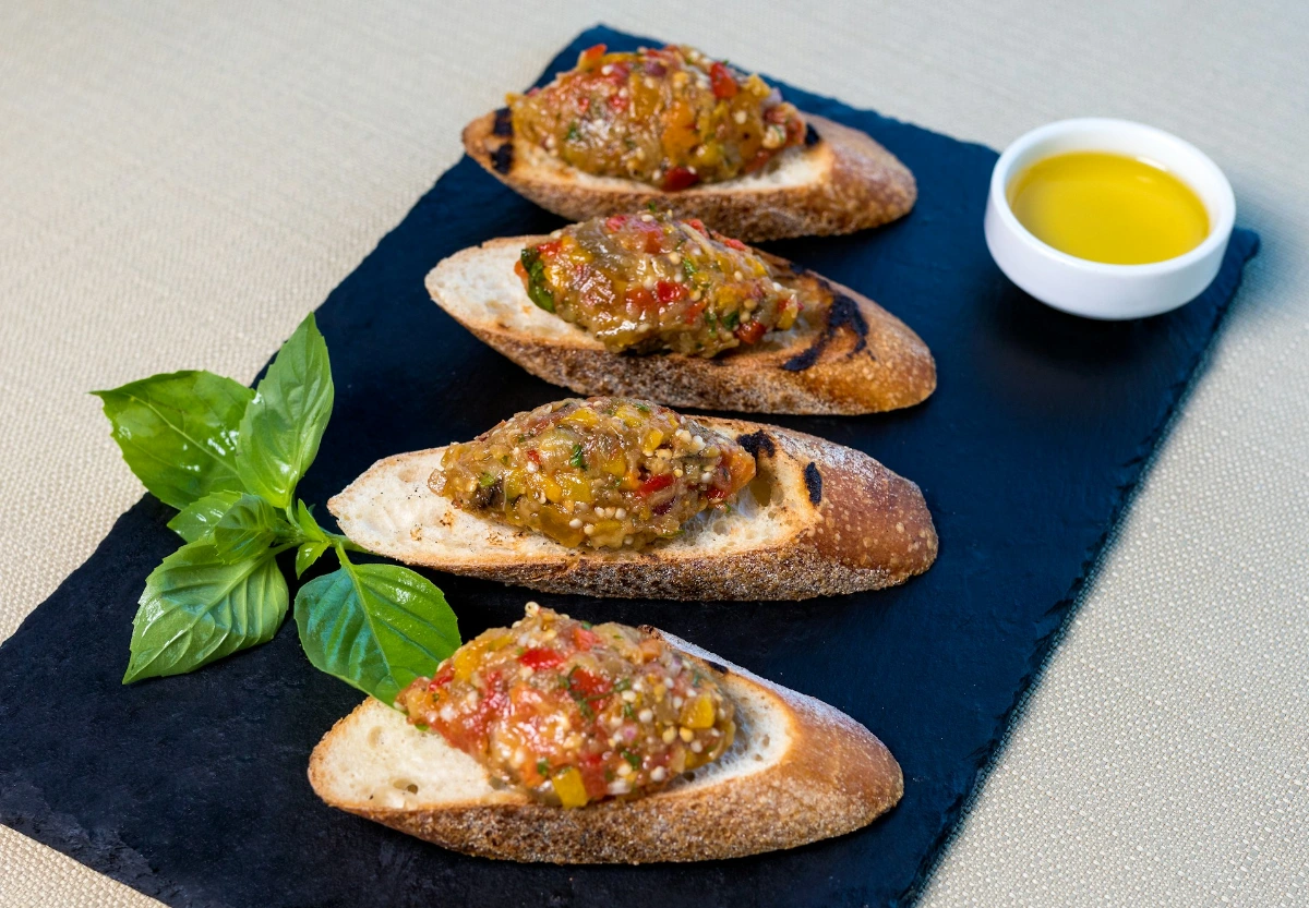 Hunt for Treasures at El Rastro and Enjoy Tapas in La Latina in Madrid