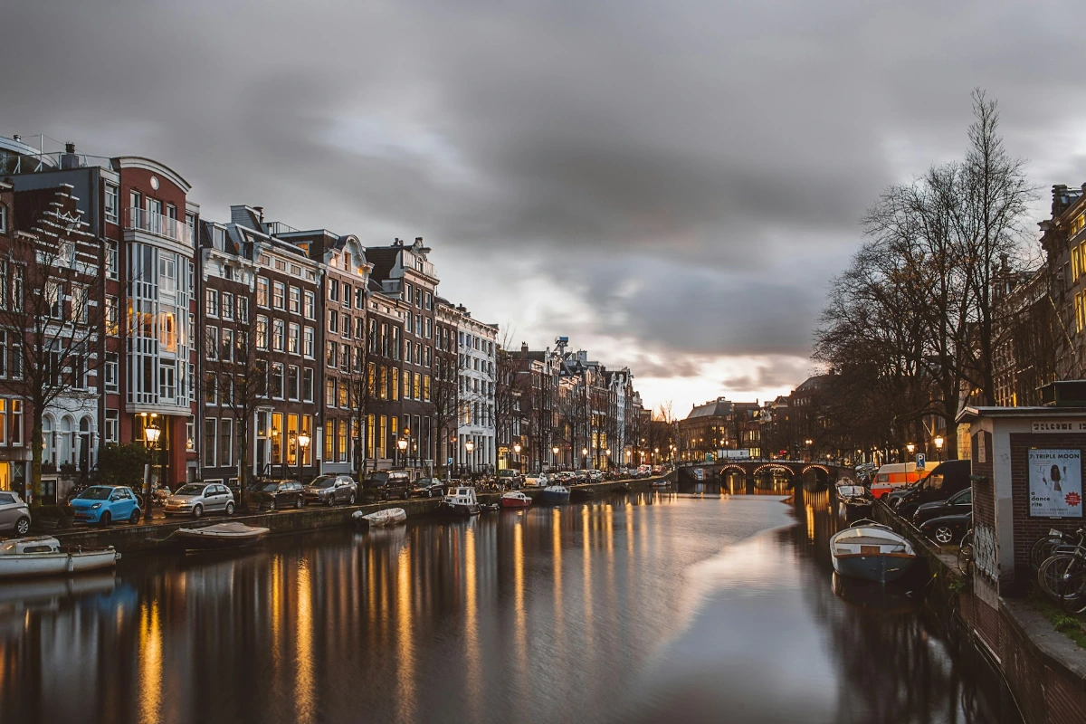 Cruise the Historic Canal Ring in Amsterdam