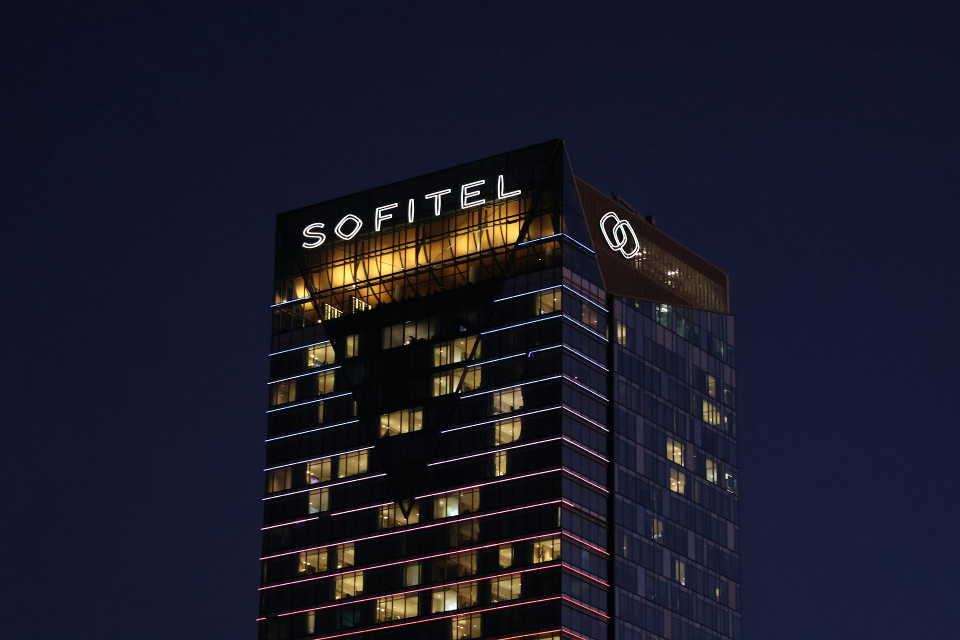 Discover the View from the Sofitel's 35th Floor Toilet in Melbourne