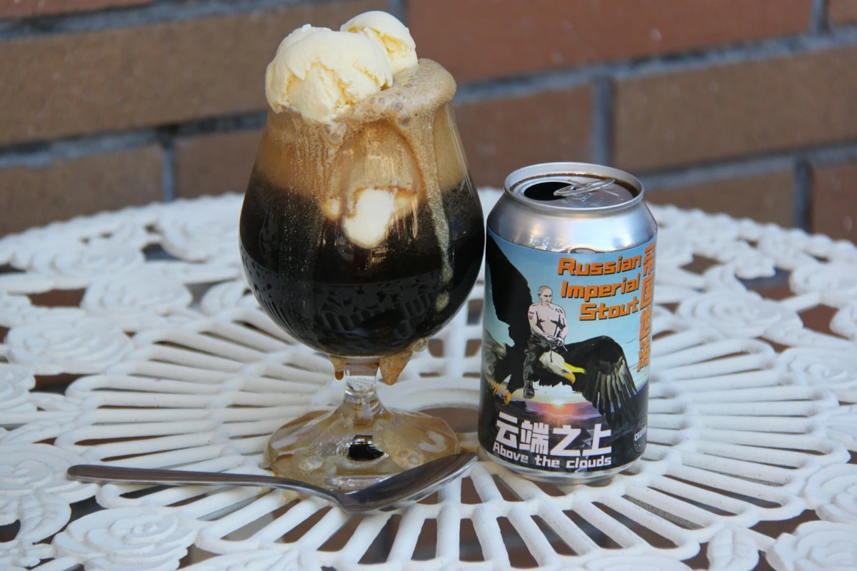 Enjoy Beer Ice Cream at Der Verrückte Eismacher (The Crazy Ice Cream Maker) in Munich